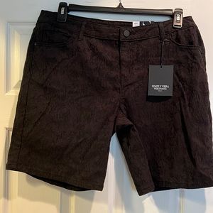 Women Black Simply Vera Wang Denim Size 14. Bermuda Mid Rise NWT